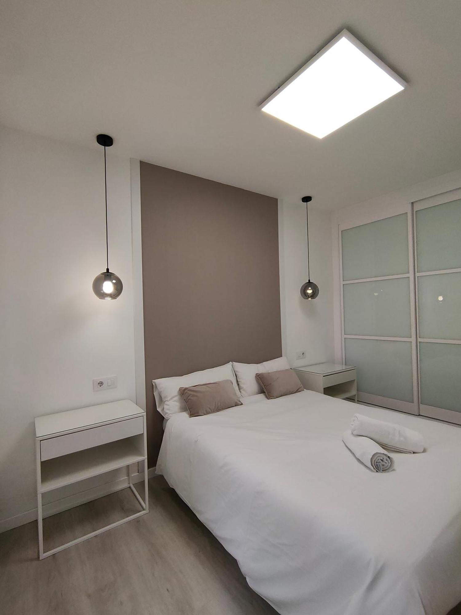 Casa Mallen, Con Amplia Terraza, En El Barrio De Nervion Sevilla Bagian luar foto